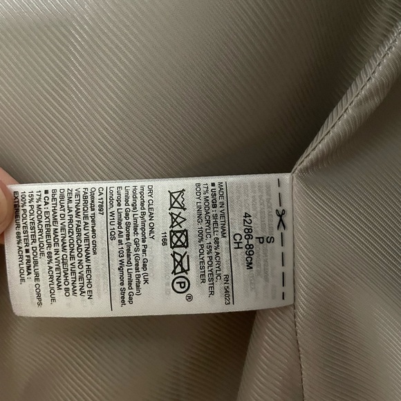 Banana Republic Faux Fur Vest - Picture 6 of 9